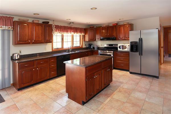 15 Rainbow Ridge Way Georgetown, MA 01833 - Photo 4 of 26 Gallery Image 4