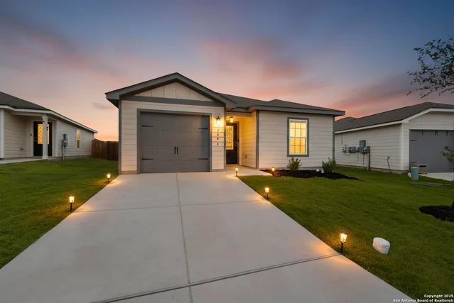 $1,545 | 2854 Praline Ferry, Converse, TX 78109