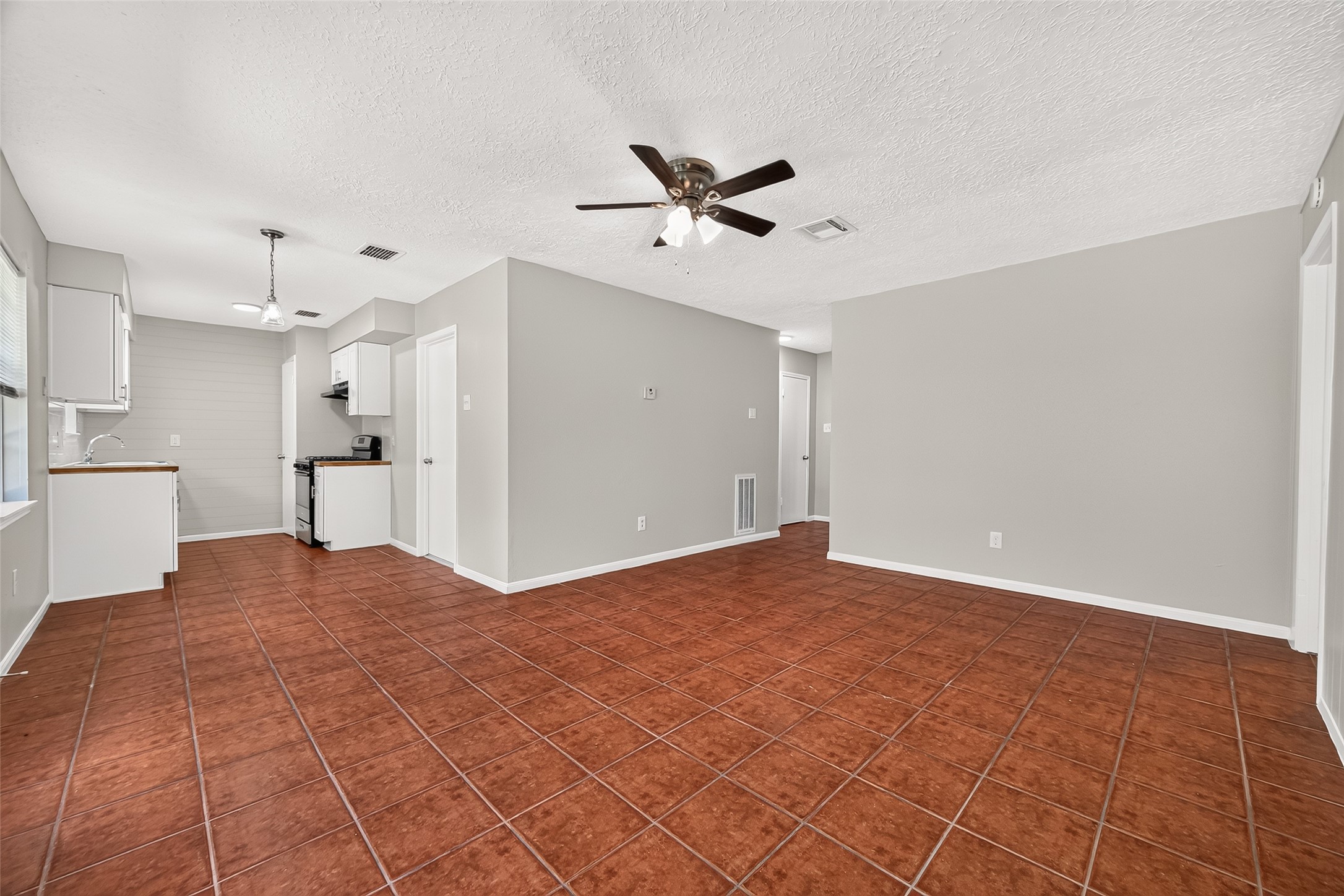5319 Ridge Turn Drive Houston, TX 77053 - Photo 11 of 38