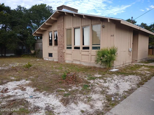 $1,850 | 712 Ave C, Panama City Beach, FL 32413