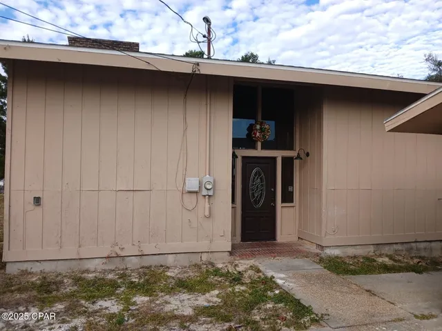 $1,850 | 712 Ave C, Panama City Beach, FL 32413