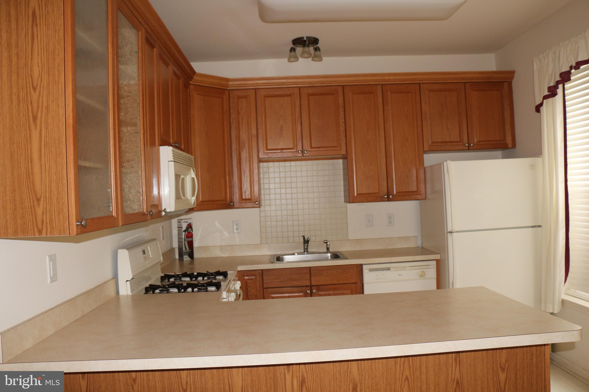 75 Kyle Way Ewing, NJ 08628 - Photo 2 of 15
