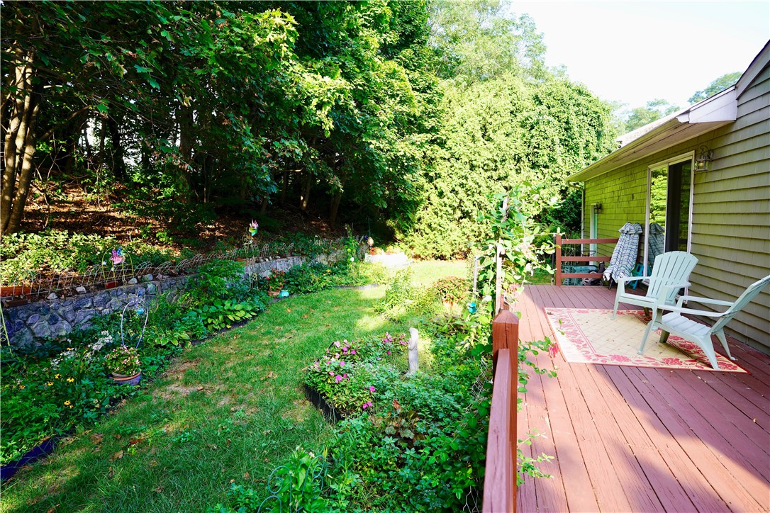 11 Shenandoah Road Warwick, RI 02886 - Photo 2 of 20