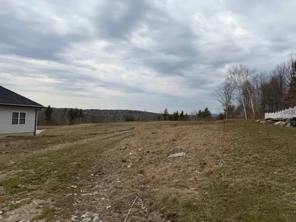 $125,000 | 28 Eisenhower Drive, Rochester, NH 03867