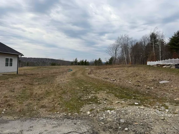 $125,000 | 28 Eisenhower Drive, Rochester, NH 03867