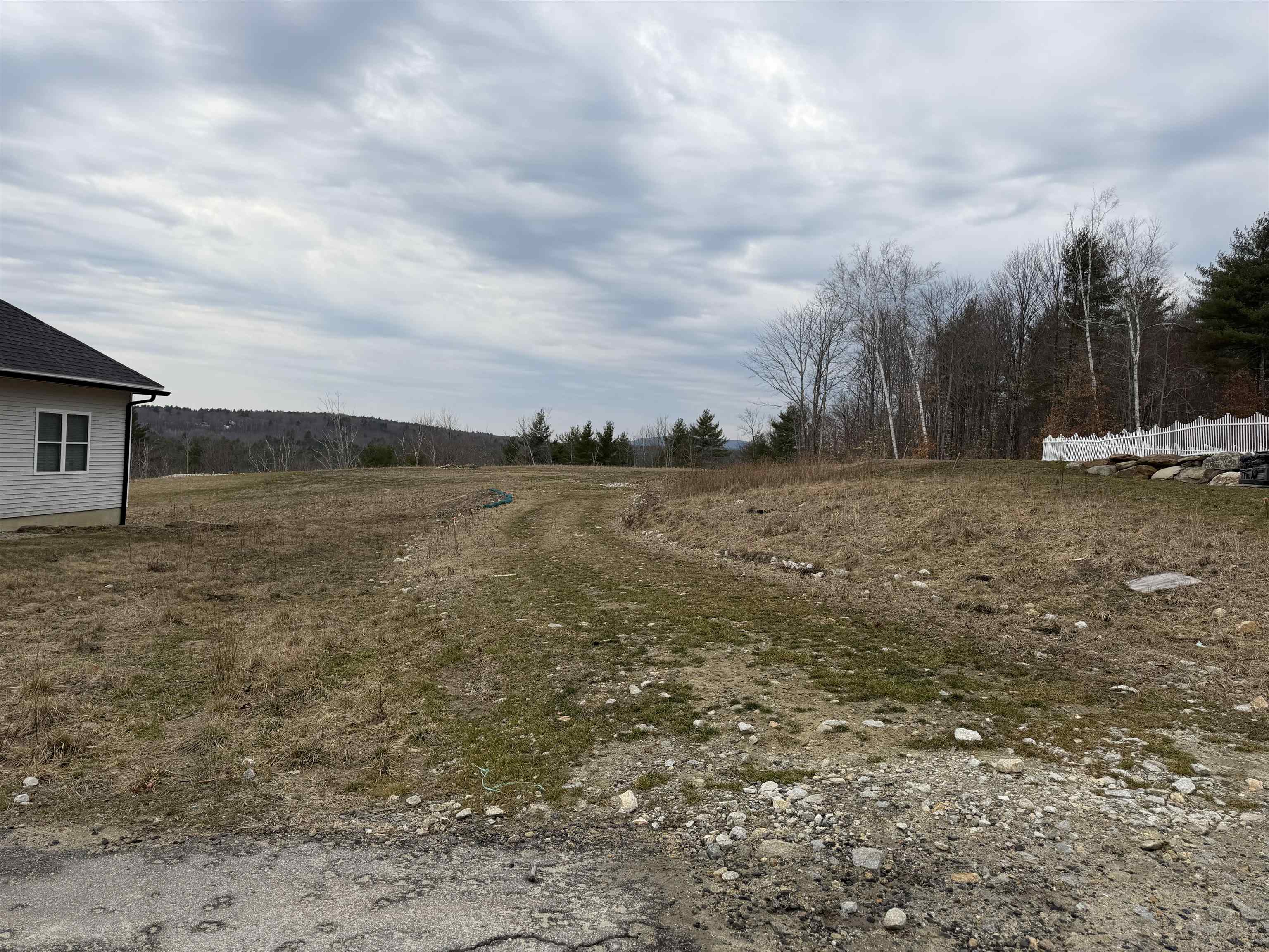 28 Eisenhower Drive Rochester, NH 03867 - Photo 3 of 4