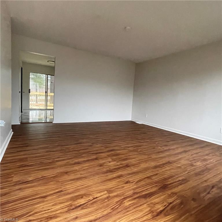 1116 Raleigh Court High Point, NC 27262 - Photo 2 of 11