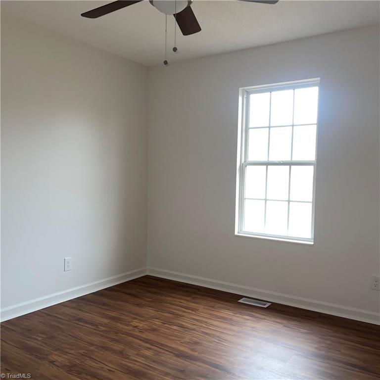 1116 Raleigh Court High Point, NC 27262 - Photo 6 of 11