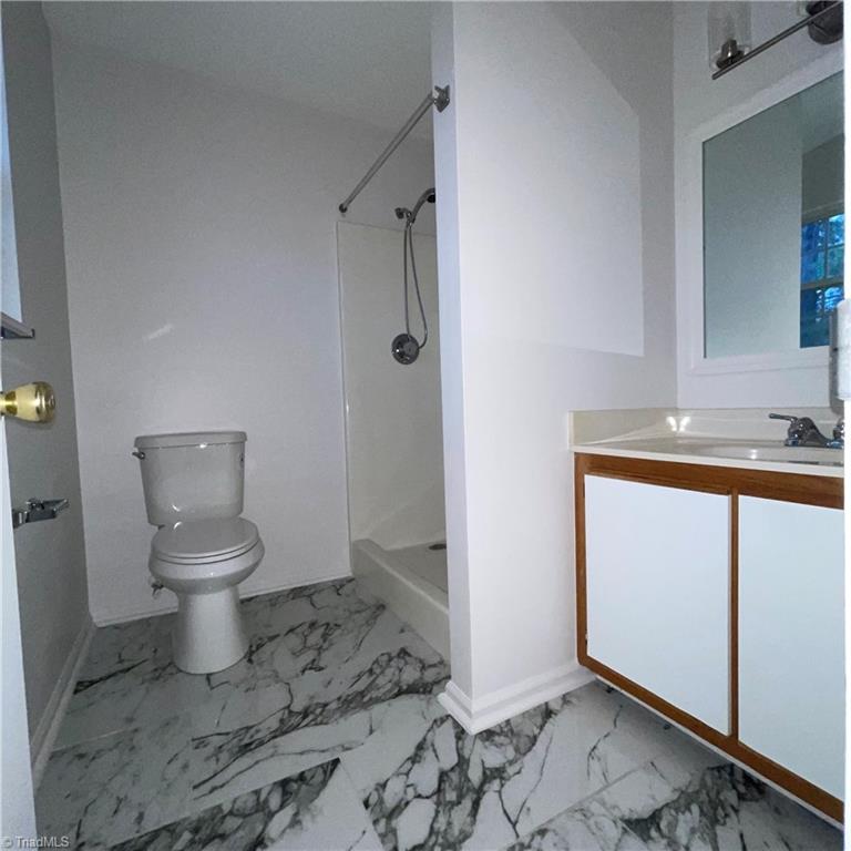 1116 Raleigh Court High Point, NC 27262 - Photo 7 of 11