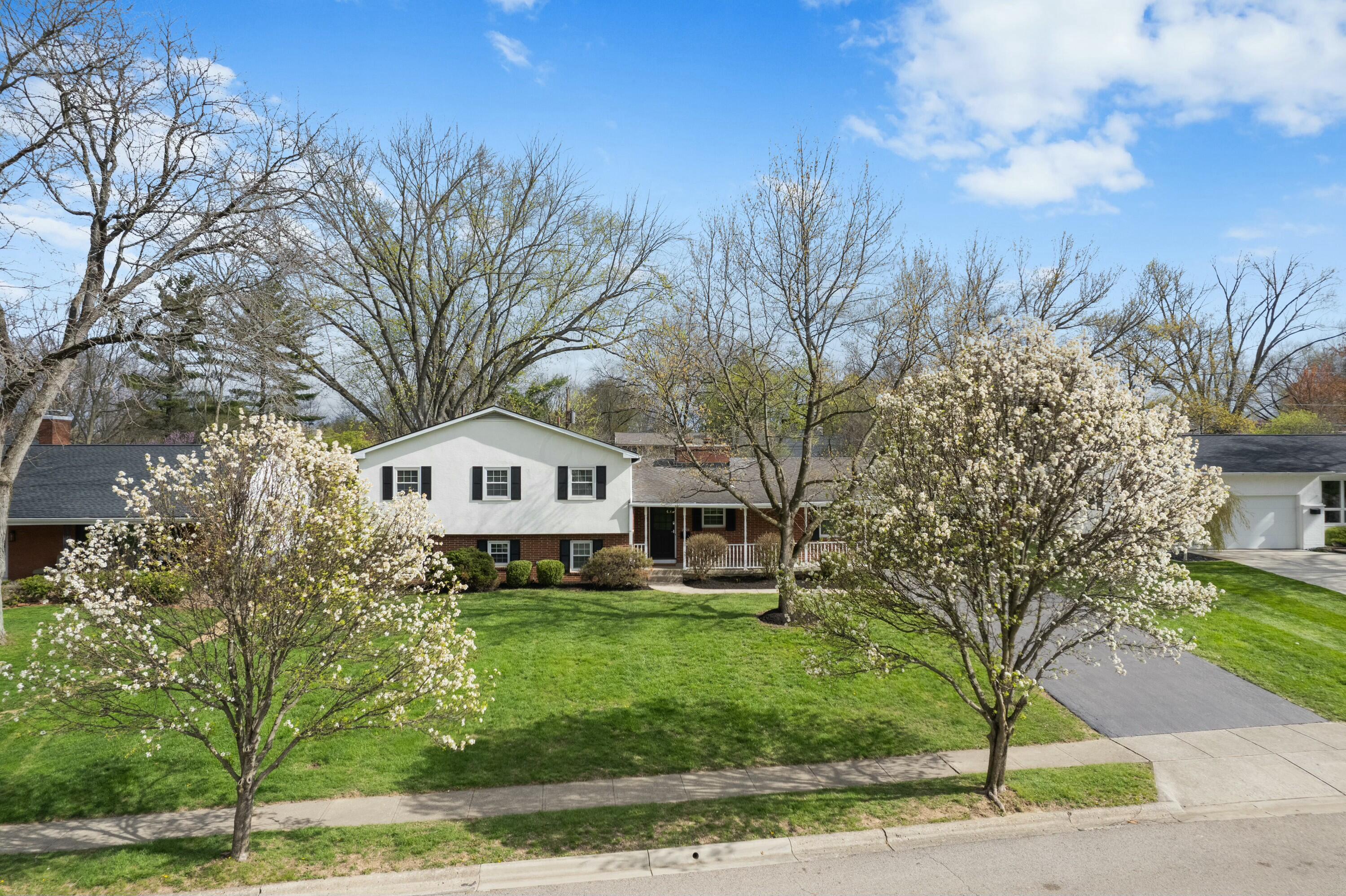 2500 Lytham Road Upper Arlington, OH 43220 - Photo 62 of 69 Front of Home