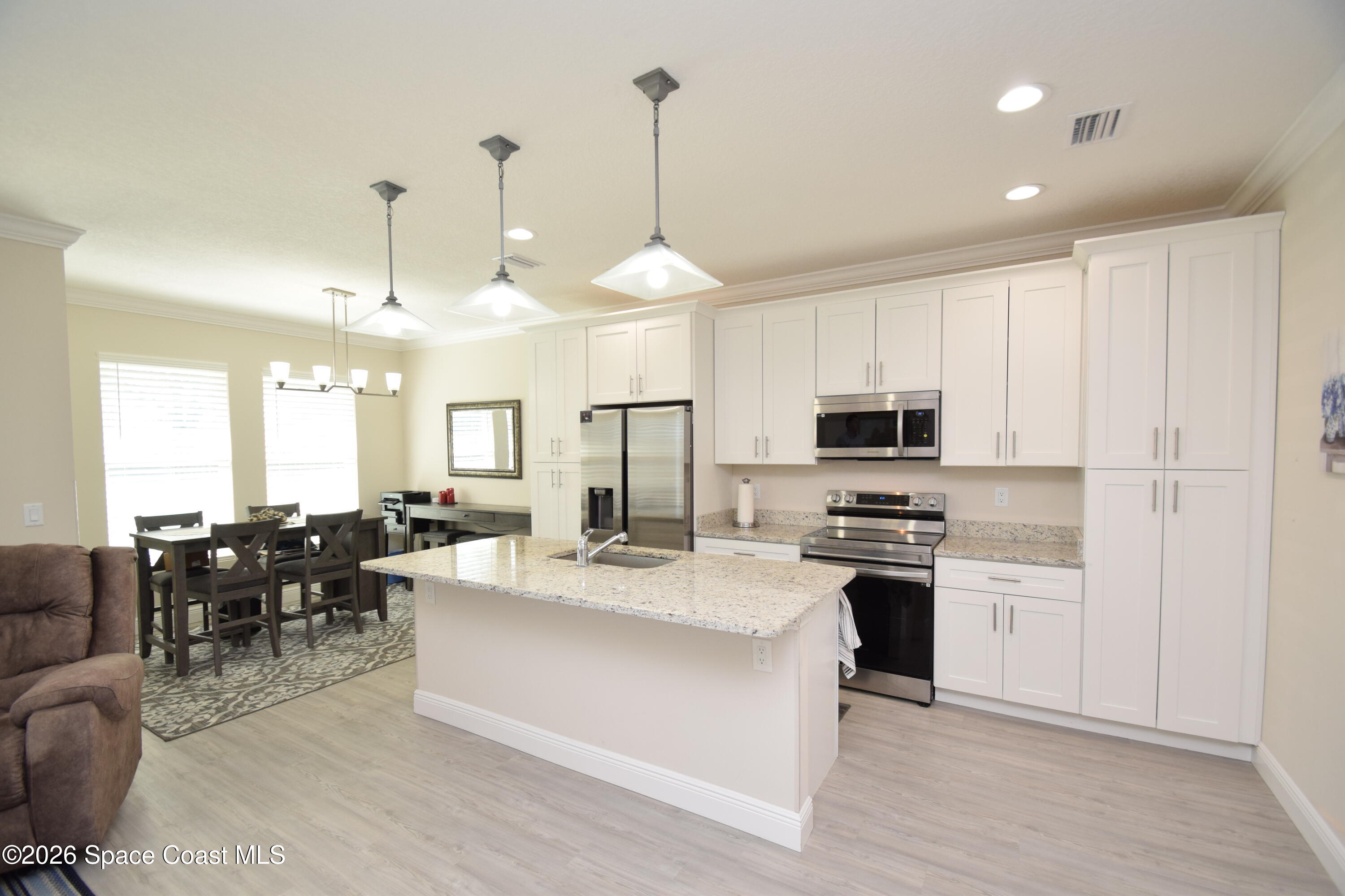 110 West Fee Avenue Melbourne, FL 32901 - Photo 17 of 112 Deluxe Kitchen