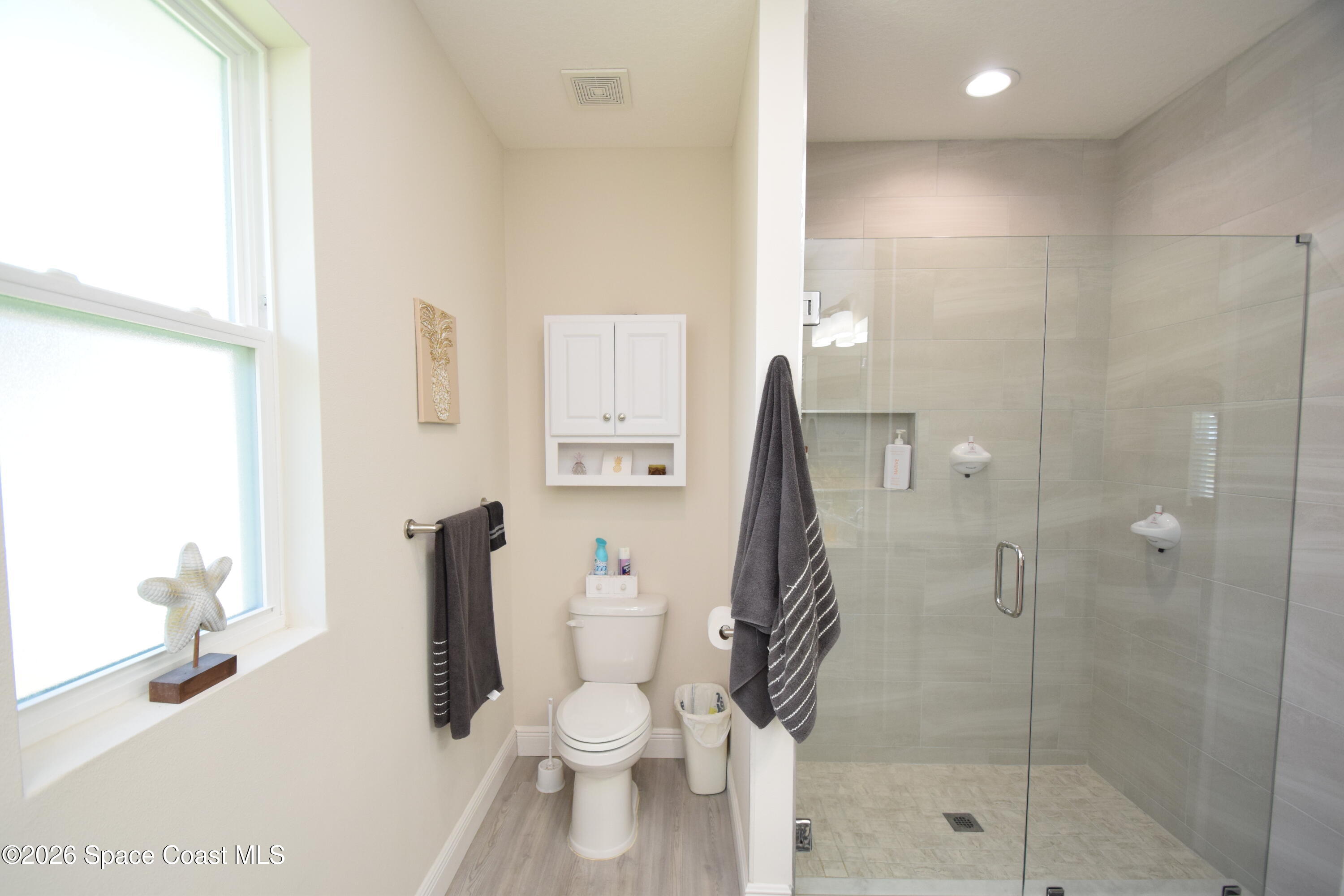 110 West Fee Avenue Melbourne, FL 32901 - Photo 44 of 112 Owner bath