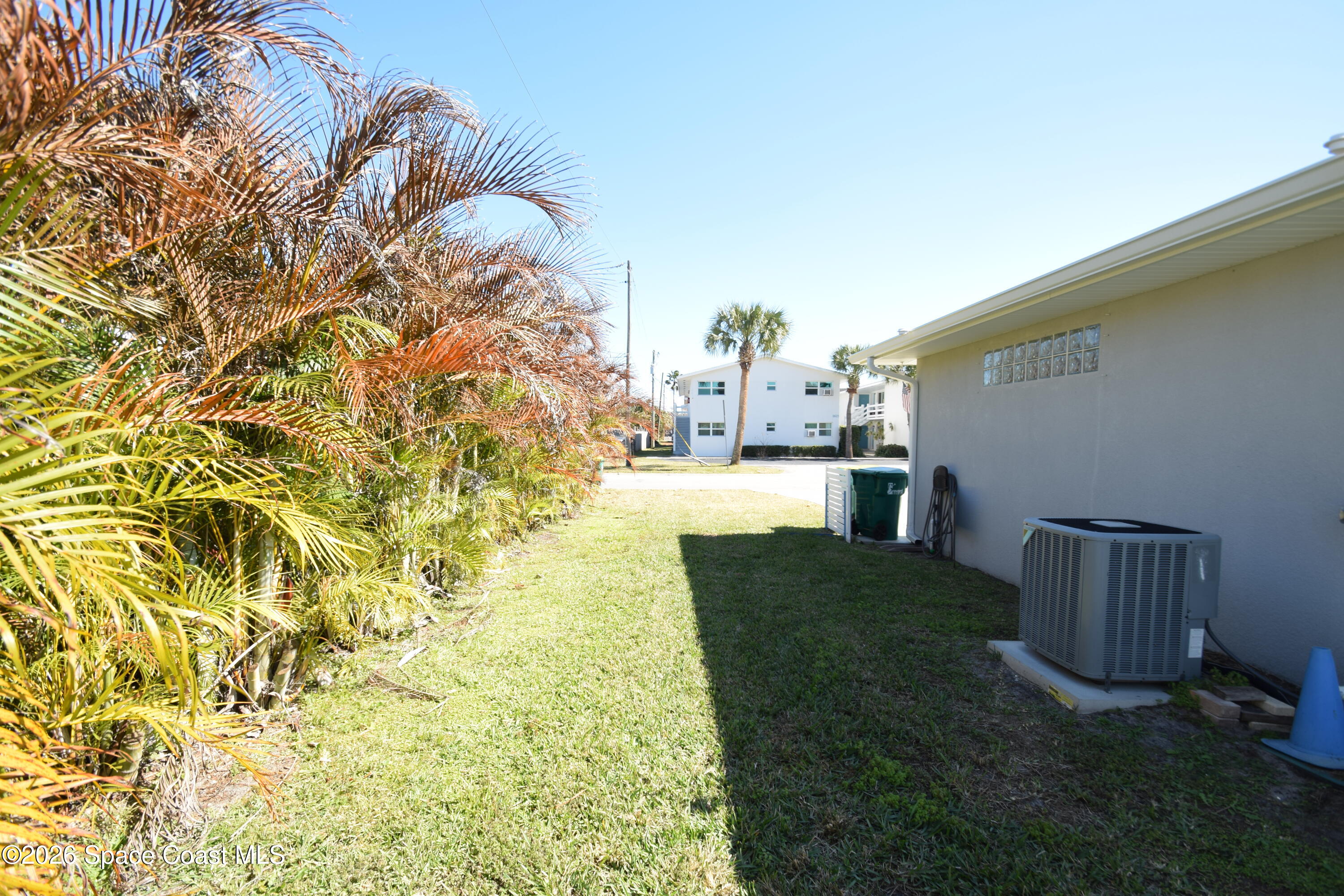 110 West Fee Avenue Melbourne, FL 32901 - Photo 61 of 112 Side - back yard