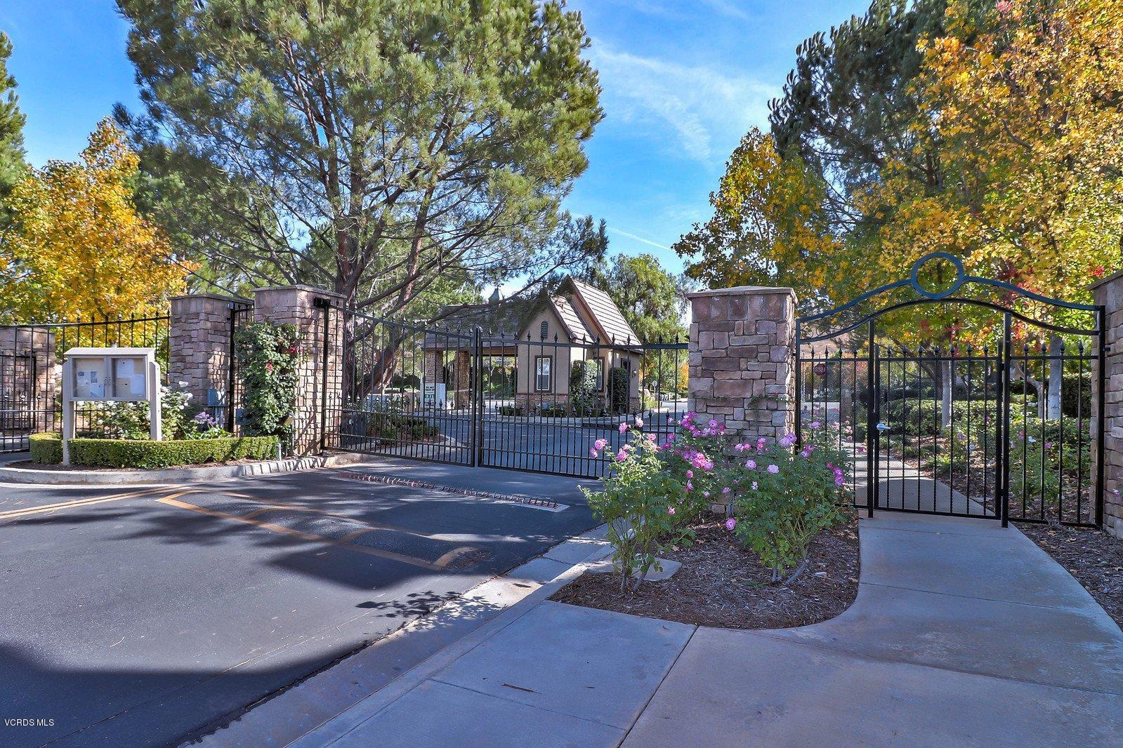 211 Knoll Ridge Road Simi Valley, CA 93065 - Photo 3 of 67 2-02e993f3-b417-4cf6-a4e7-3a3234e7cbb2