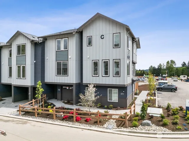 $749,995 | 14707 87th Avenue Southeast, Unit EE8, Snohomish, WA 98296