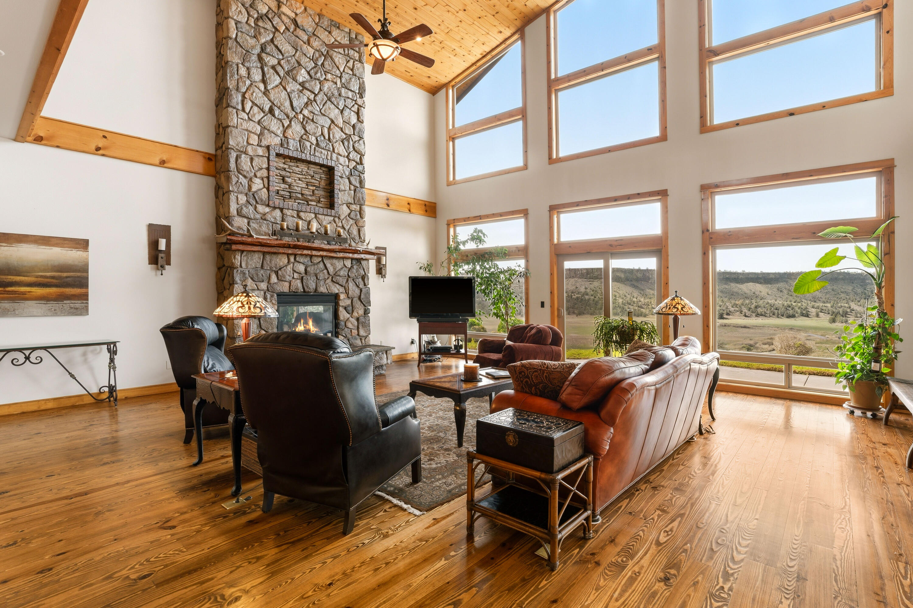 3900 Riverview Road Prineville, OR 97754 - Photo 13 of 93 11