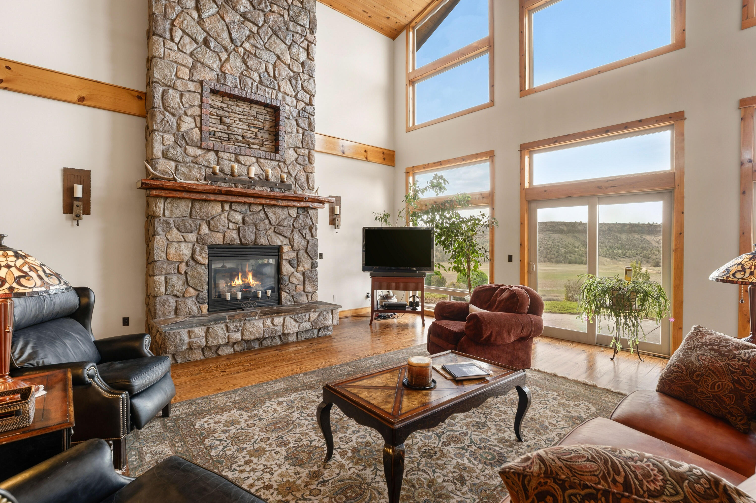 3900 Riverview Road Prineville, OR 97754 - Photo 17 of 93 15