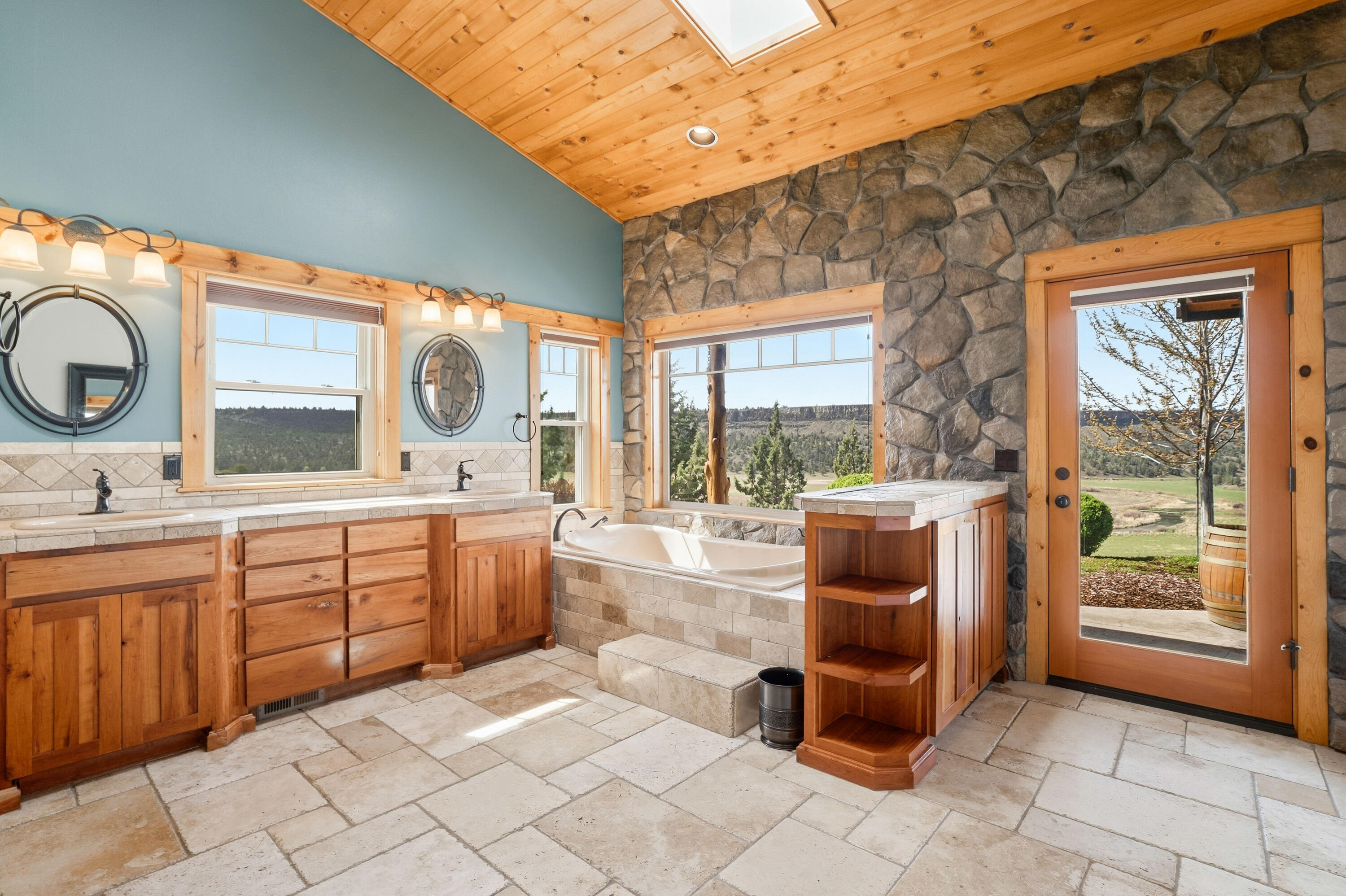 3900 Riverview Road Prineville, OR 97754 - Photo 27 of 93 26