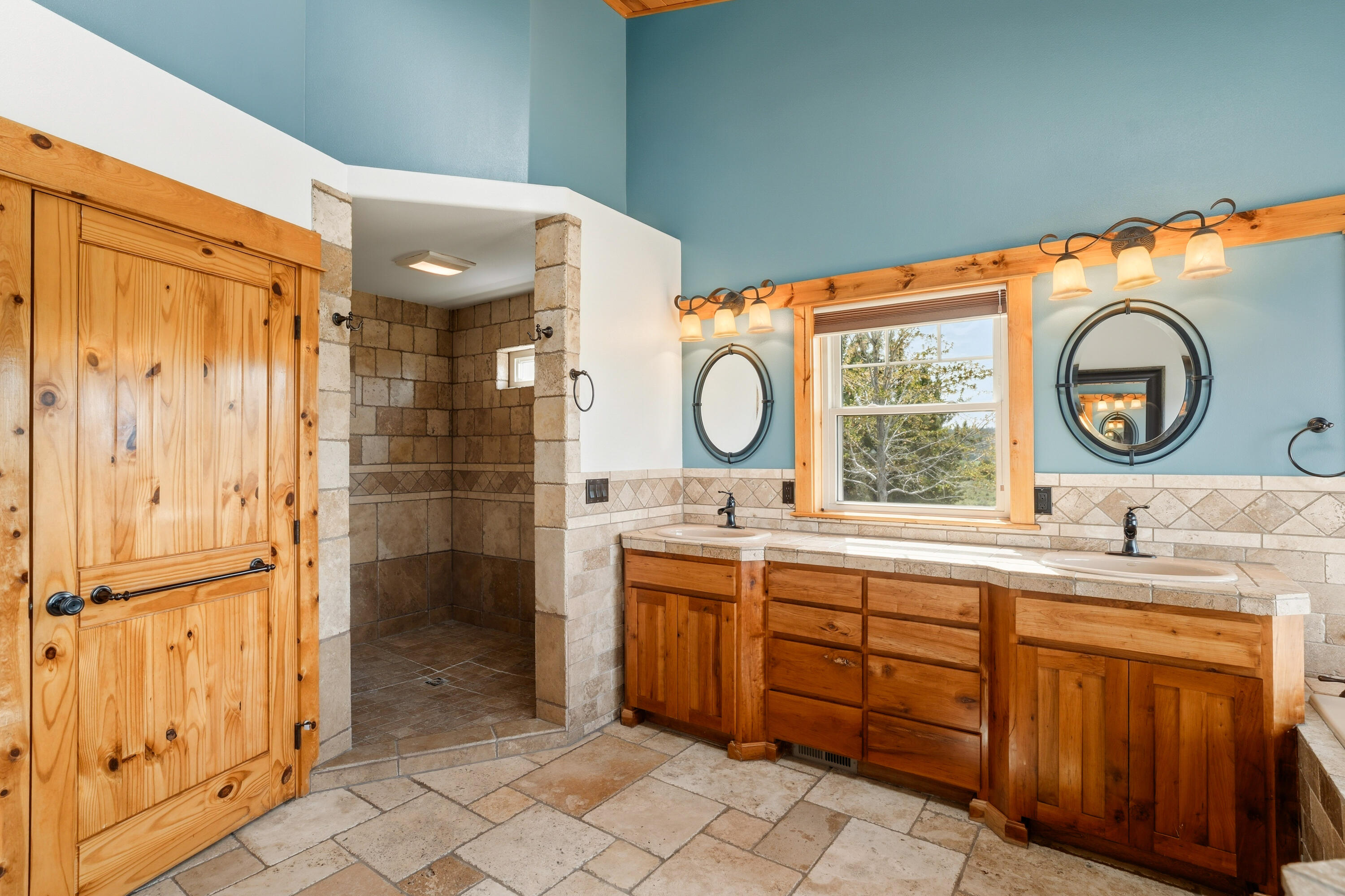 3900 Riverview Road Prineville, OR 97754 - Photo 28 of 93 27