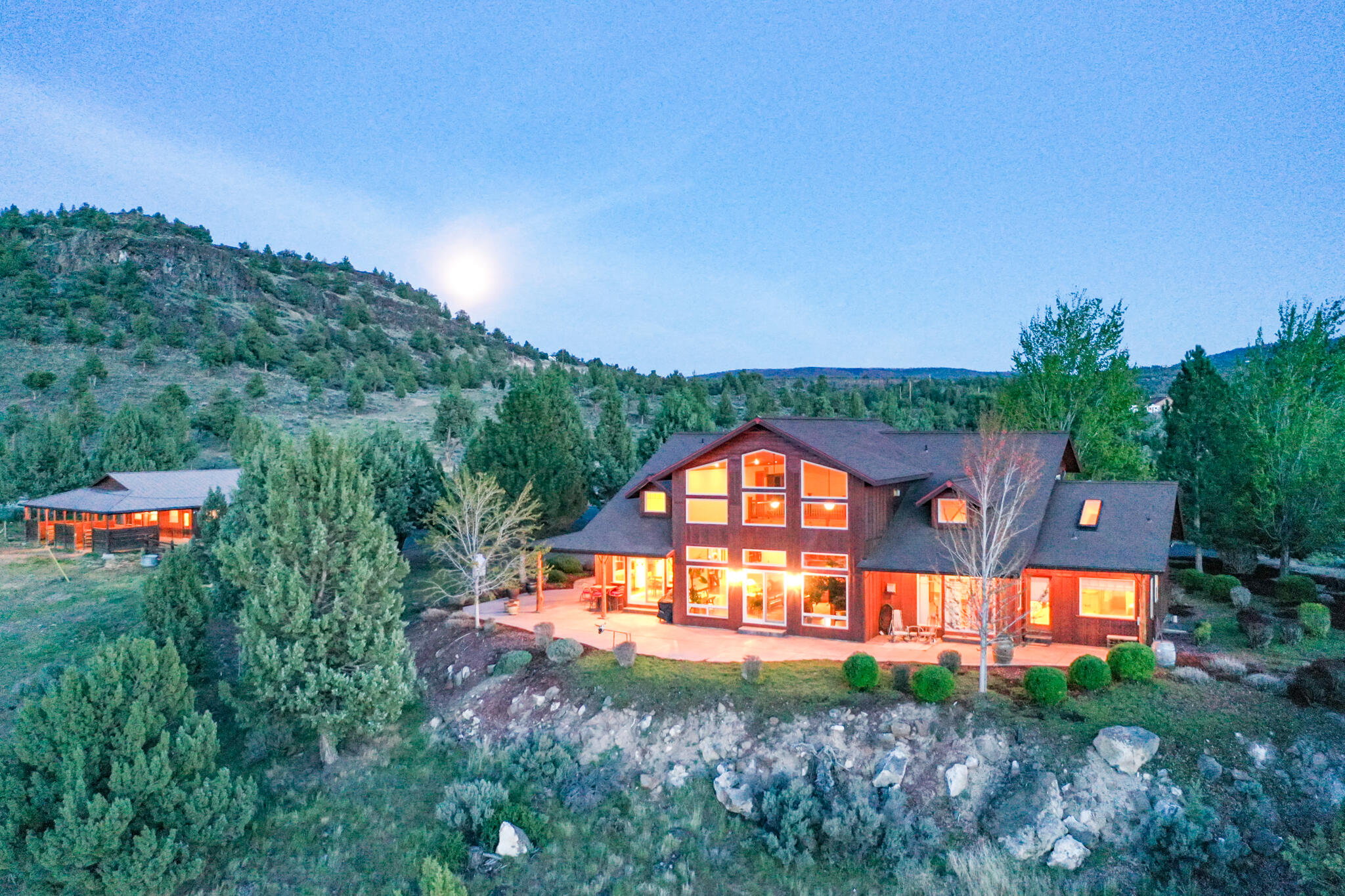3900 Riverview Road Prineville, OR 97754 - Photo 4 of 93 4