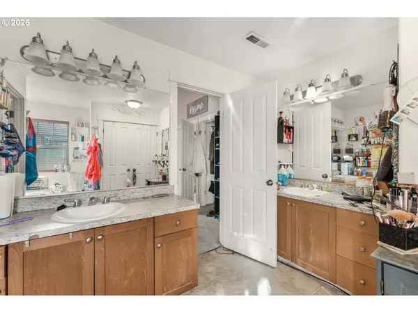 $500,000 | 38915 Sandy Heights Street, Sandy, OR 97055