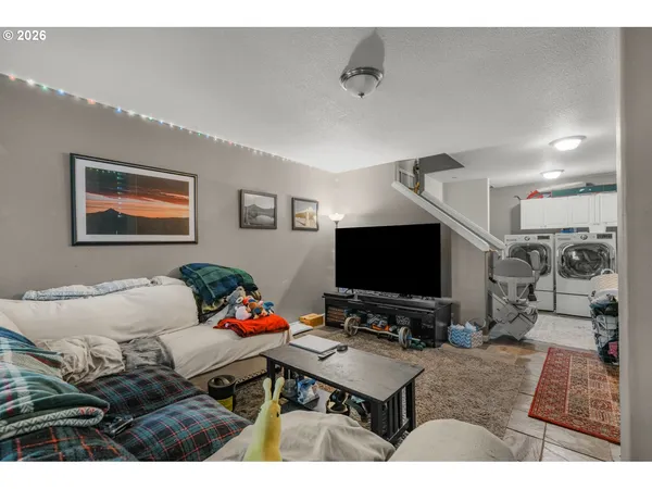 $500,000 | 38915 Sandy Heights Street, Sandy, OR 97055