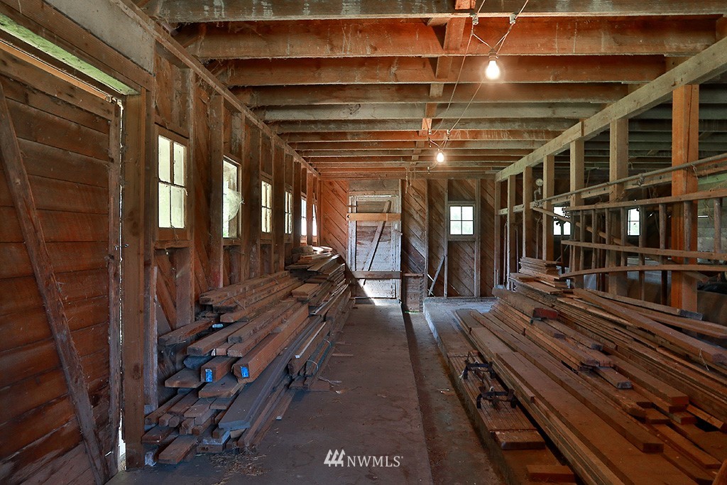 6879 Heggeness Road Clinton, WA 98236 - Photo 11 of 25 Gallery Image 11