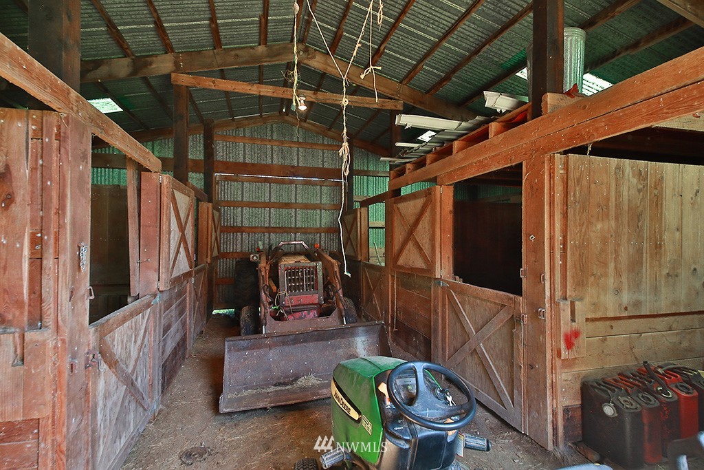 6879 Heggeness Road Clinton, WA 98236 - Photo 12 of 25 Gallery Image 12