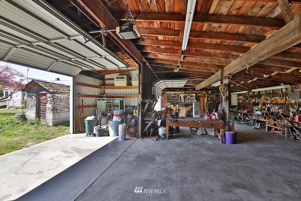 6879 Heggeness Road Clinton, WA 98236 - Photo 13 of 25 Gallery Image 13
