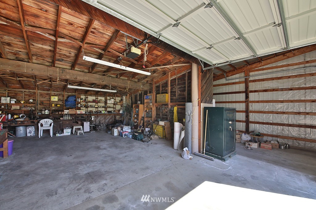 6879 Heggeness Road Clinton, WA 98236 - Photo 14 of 25 Gallery Image 14