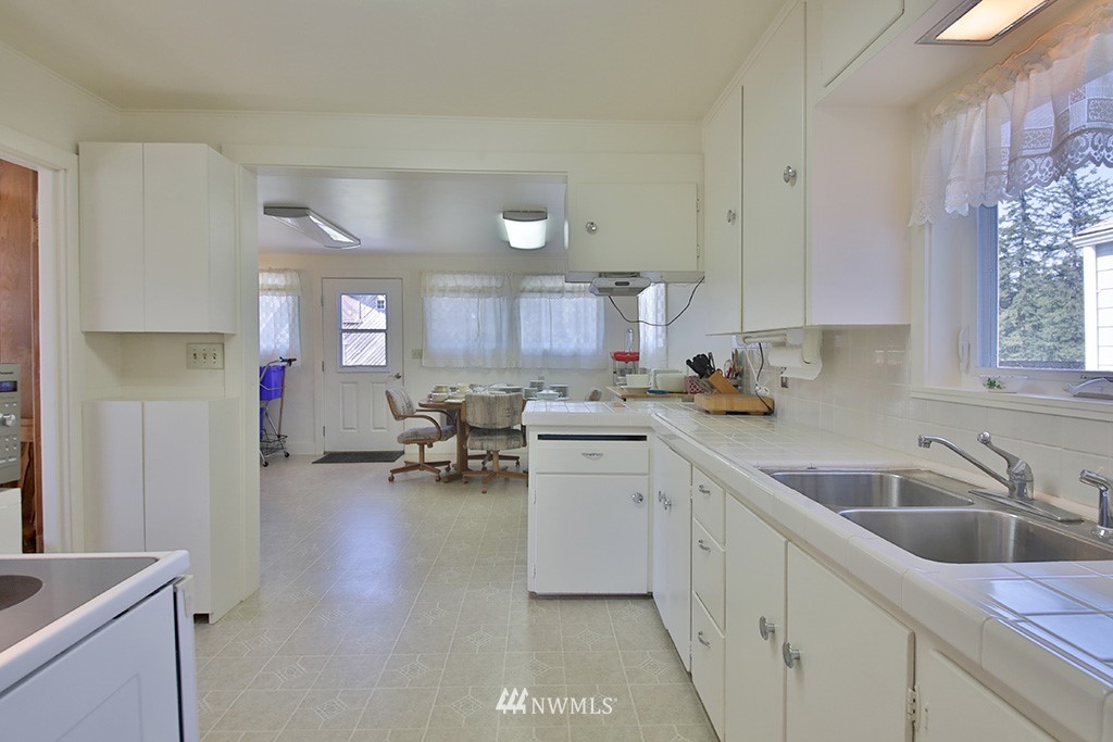6879 Heggeness Road Clinton, WA 98236 - Photo 19 of 25 Gallery Image 19