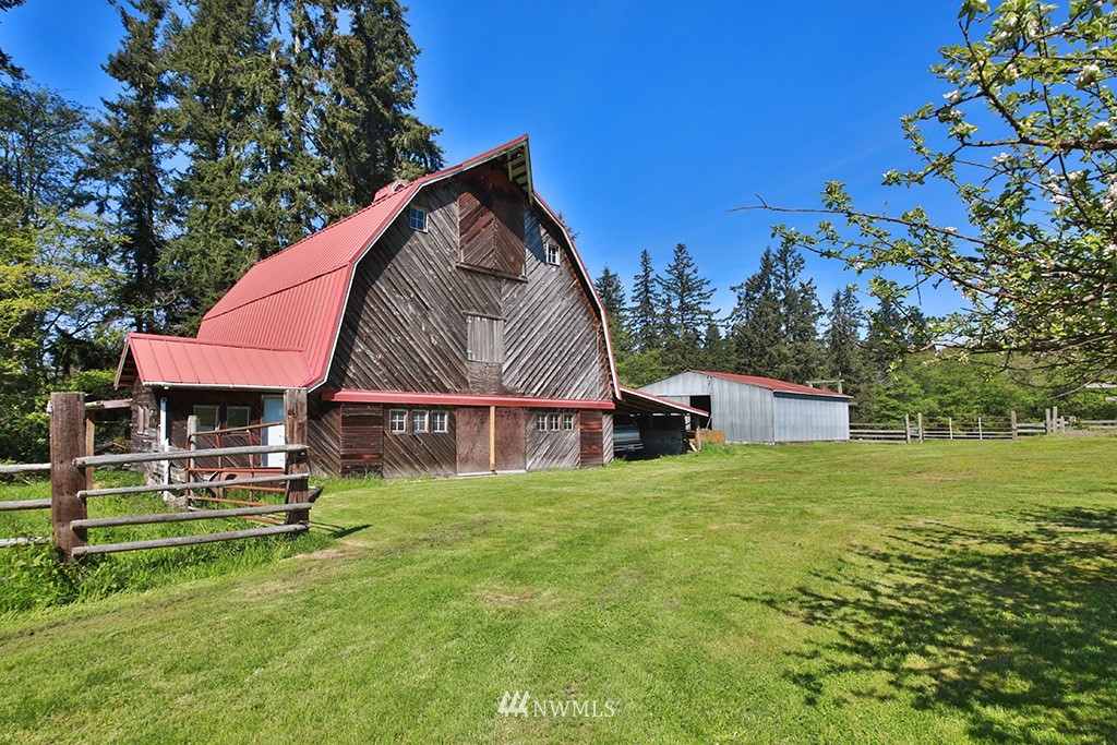 6879 Heggeness Road Clinton, WA 98236 - Photo 8 of 25 Gallery Image 8