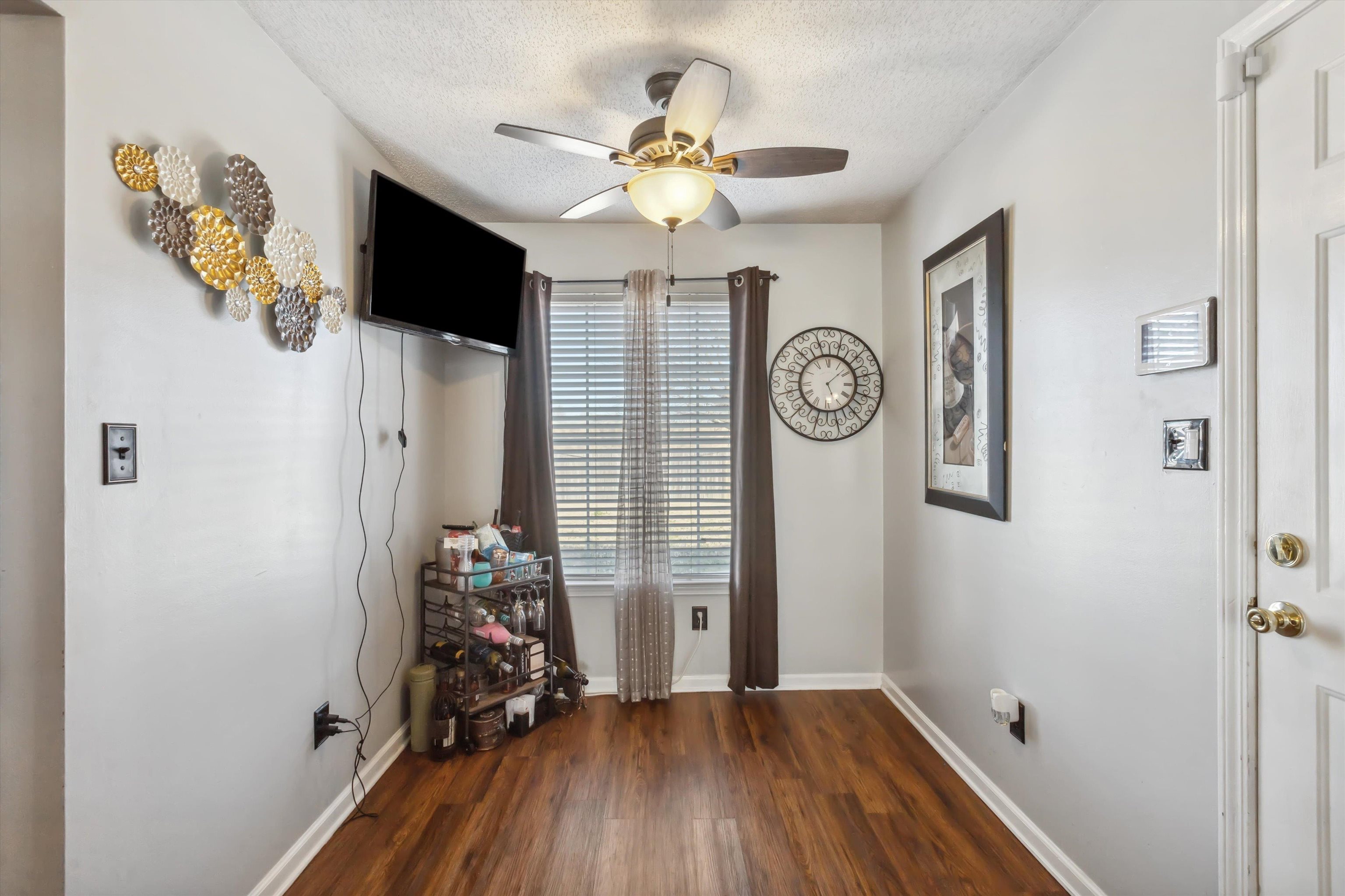 4120 Long Creek Road Memphis, TN 38125 - Photo 13 of 26 Eat-In Kitichen ft. a ceiling fan