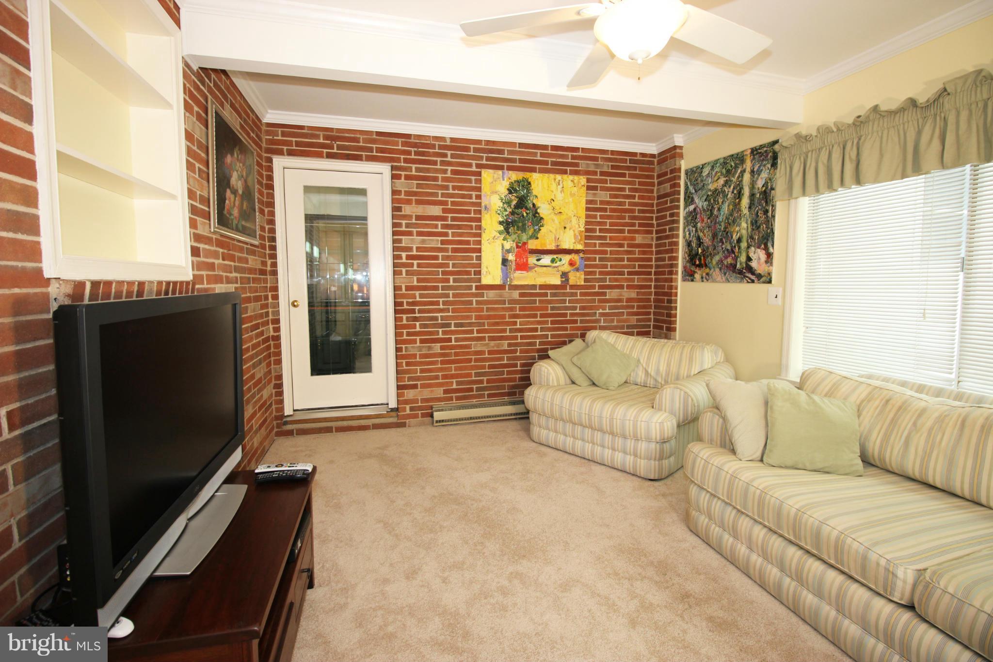 906 Paradise Road Aberdeen, MD 21001 - Photo 11 of 25 Family Room