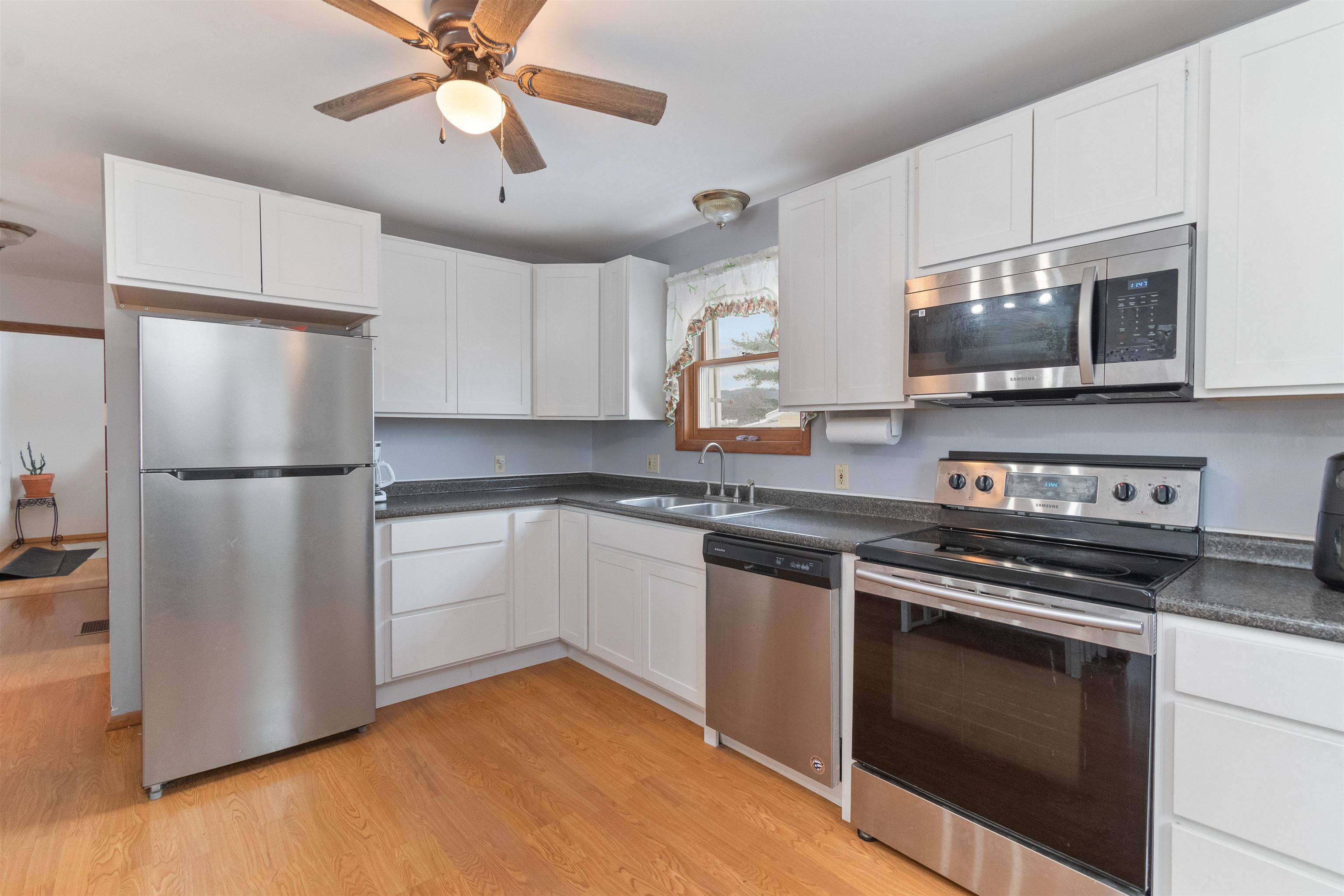 4 Lasalle Street St. Albans, VT 05478 - Photo 7 of 30