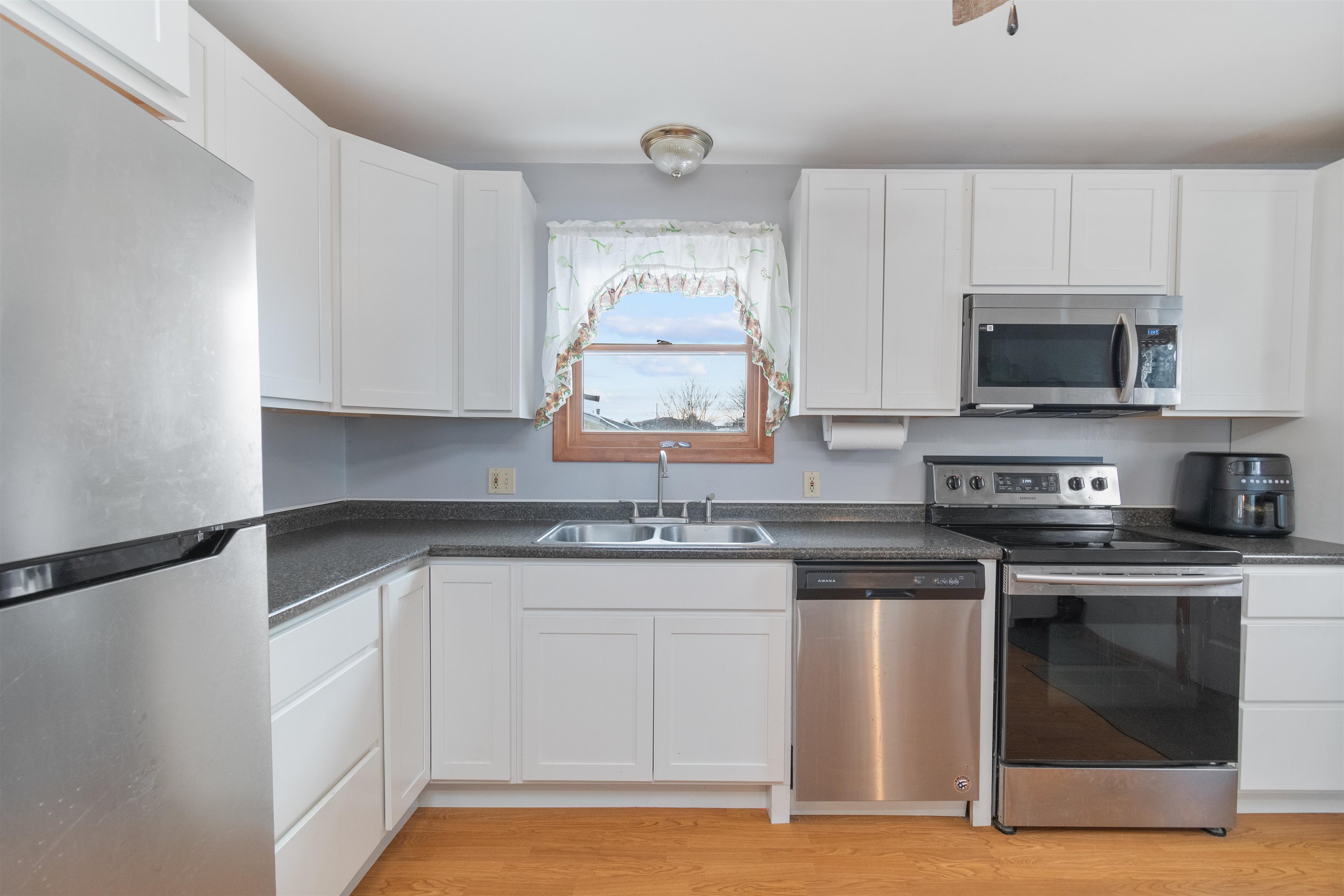 4 Lasalle Street St. Albans, VT 05478 - Photo 9 of 30