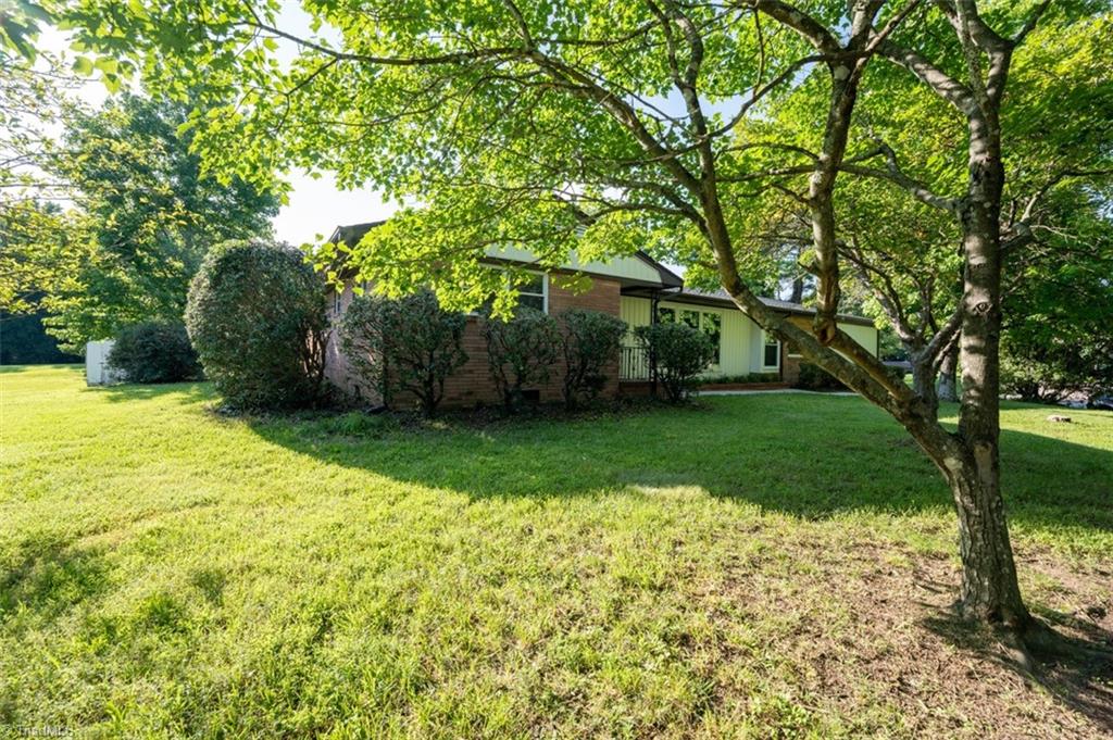 300 Pine Ridge Drive High Point, NC 27262 - Photo 3 of 29 Gallery Image 3