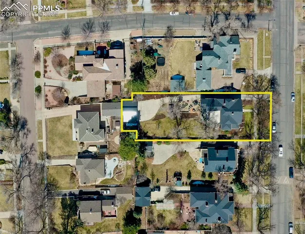 an aerial view of a houses