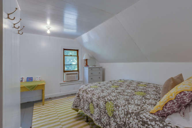 9433 Community Hall Road Union Pier, MI 49129 - Photo 23 of 31 023-17-Bedroom 3