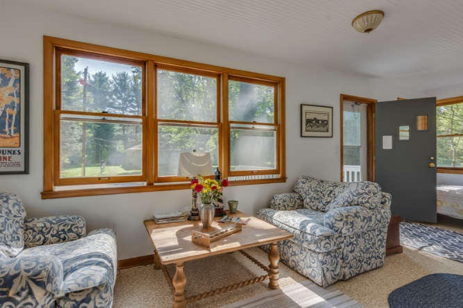 9433 Community Hall Road Union Pier, MI 49129 - Photo 5 of 31 005-5-Entrance Sunroom