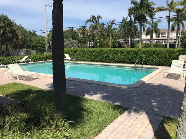 $1,550 | 2303 South Federal Highway, Unit 5, Boynton Beach, FL 33435