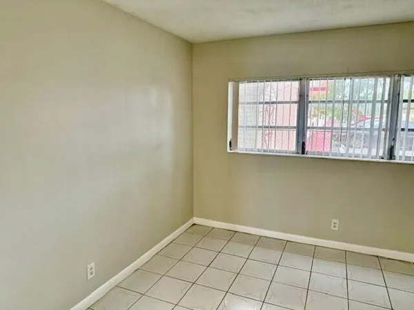 $1,550 | 2303 South Federal Highway, Unit 5, Boynton Beach, FL 33435