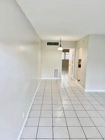 $1,550 | 2303 South Federal Highway, Unit 5, Boynton Beach, FL 33435