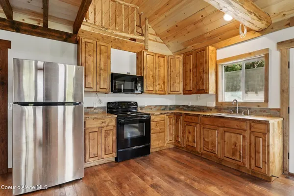 $749,000 | 76 Shadow Valley Lane, Clark Fork, ID 83811