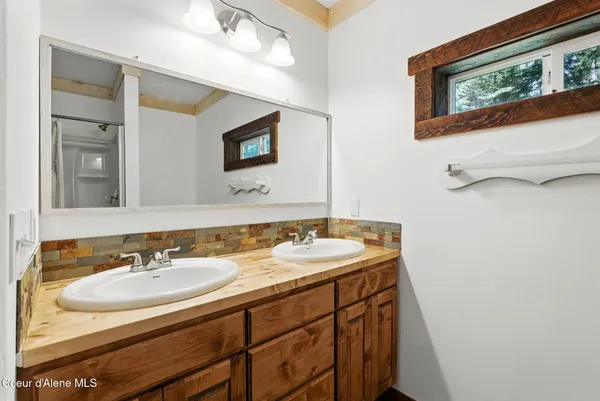 $749,000 | 76 Shadow Valley Lane, Clark Fork, ID 83811