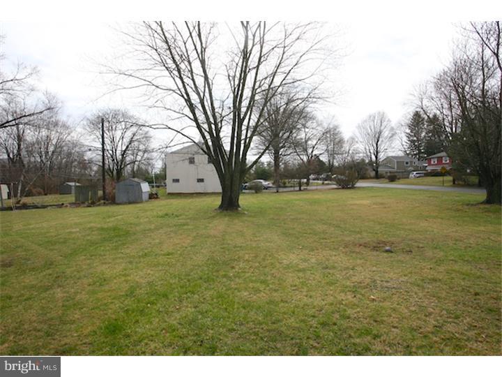 1475 Old York Road Warminster, PA 18974 - Photo 3 of 11 Exterior Side