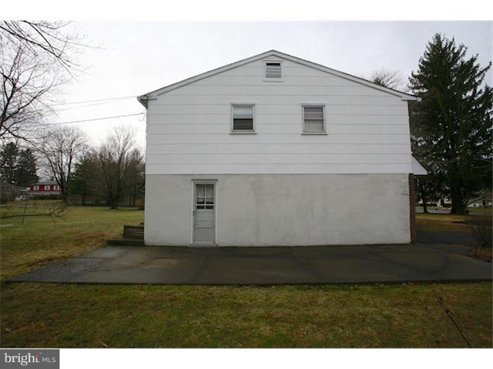 1475 Old York Road Warminster, PA 18974 - Photo 4 of 11 Exterior Side