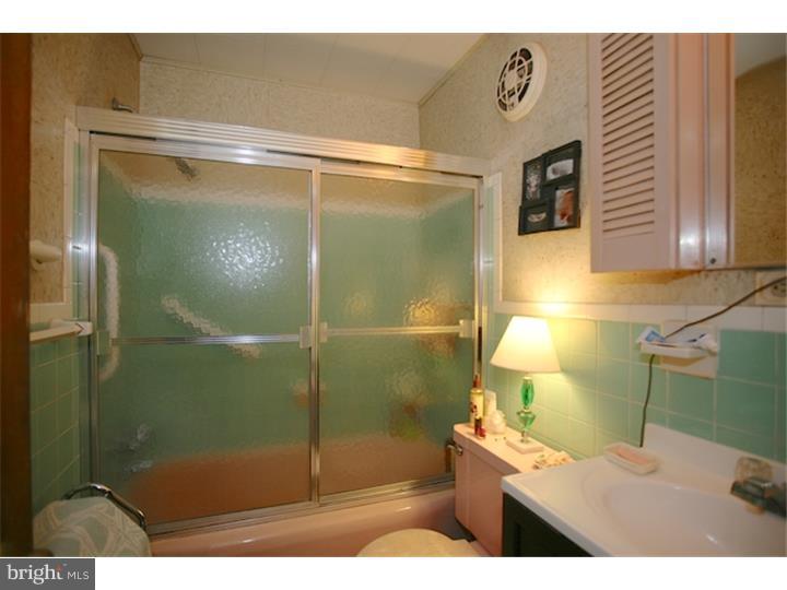 1475 Old York Road Warminster, PA 18974 - Photo 10 of 11 Bathroom