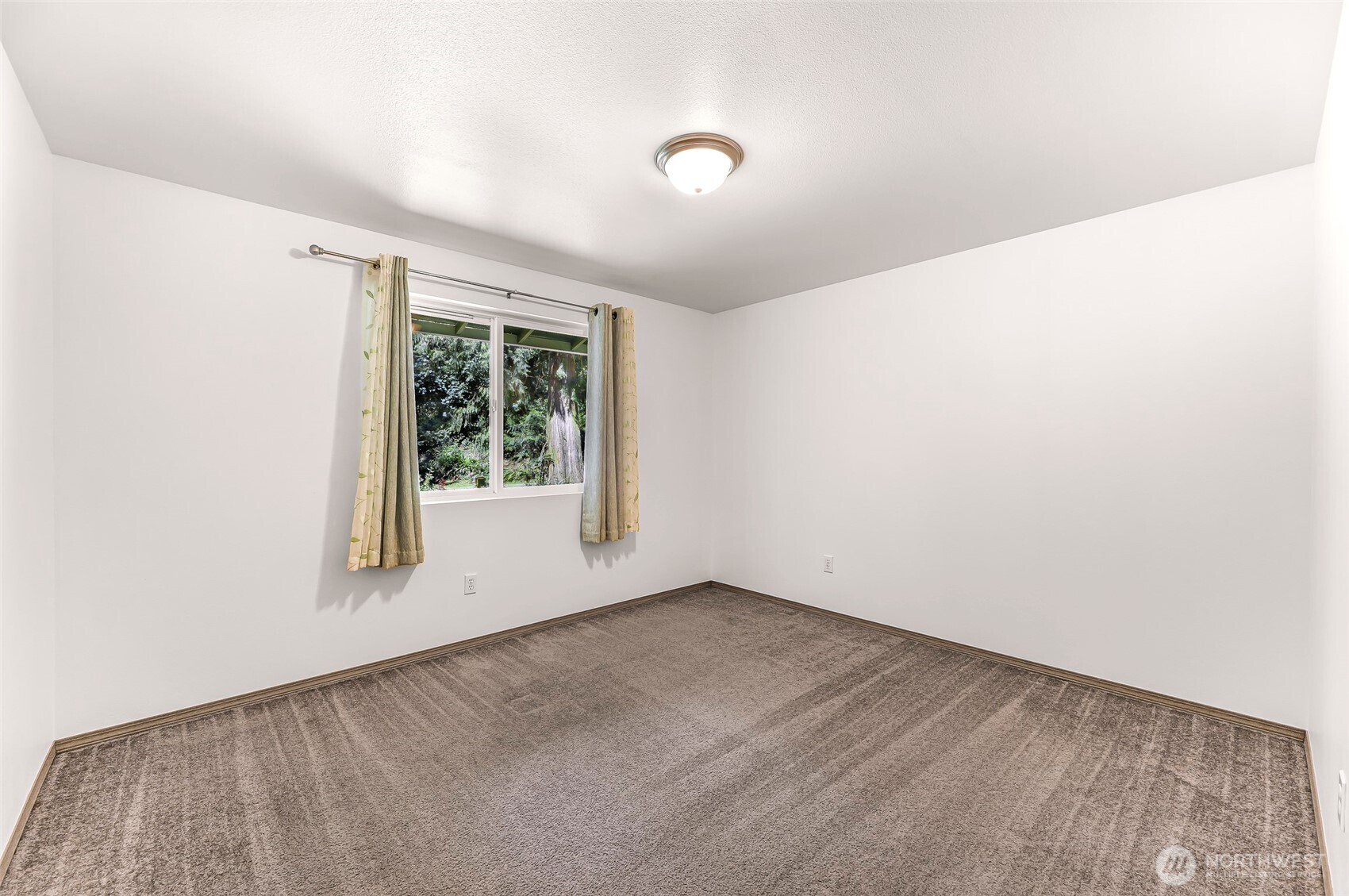 4441 East Forgotten Lane Clinton, WA 98236 - Photo 20 of 36