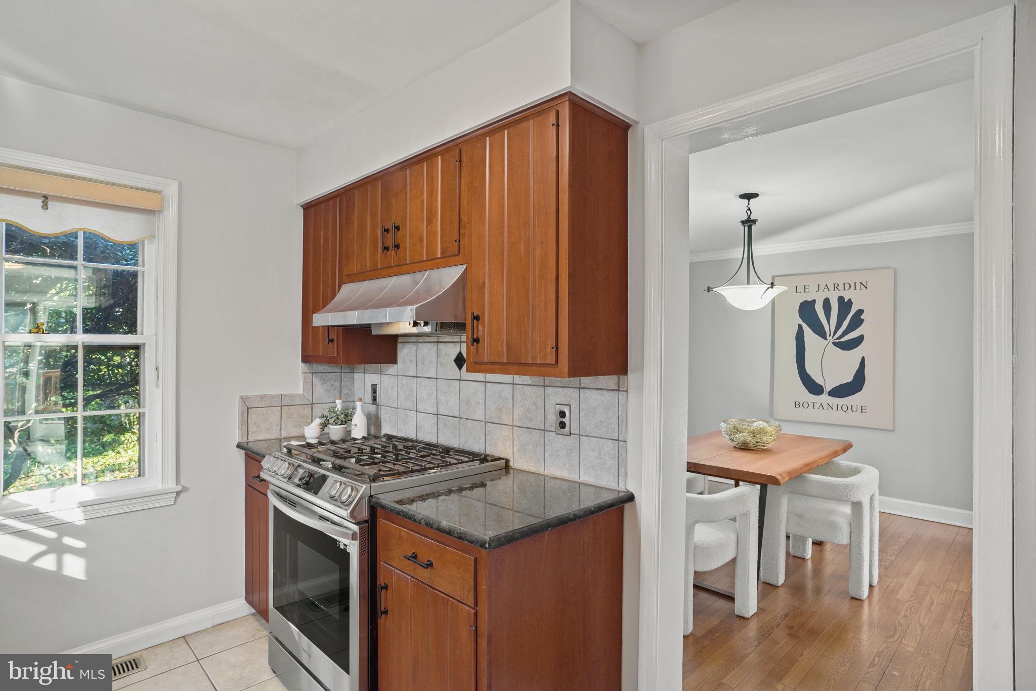406 West Braddock Road Alexandria, VA 22302 - Photo 15 of 56 Updated stainless steel appliances